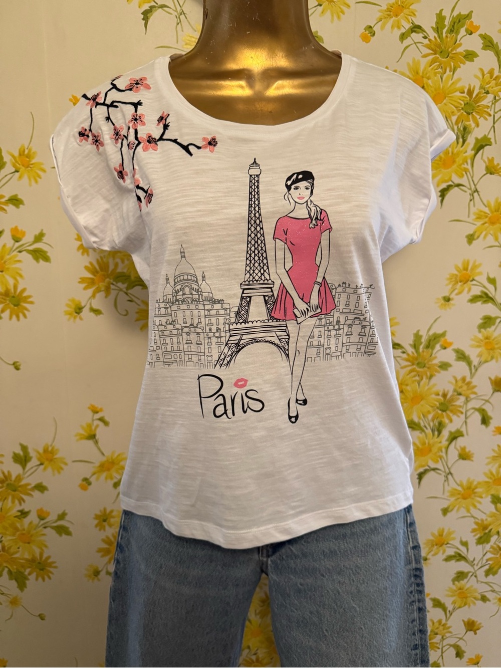 White 'Paris' Graphic short sleeve Tee with Pink Accents size S